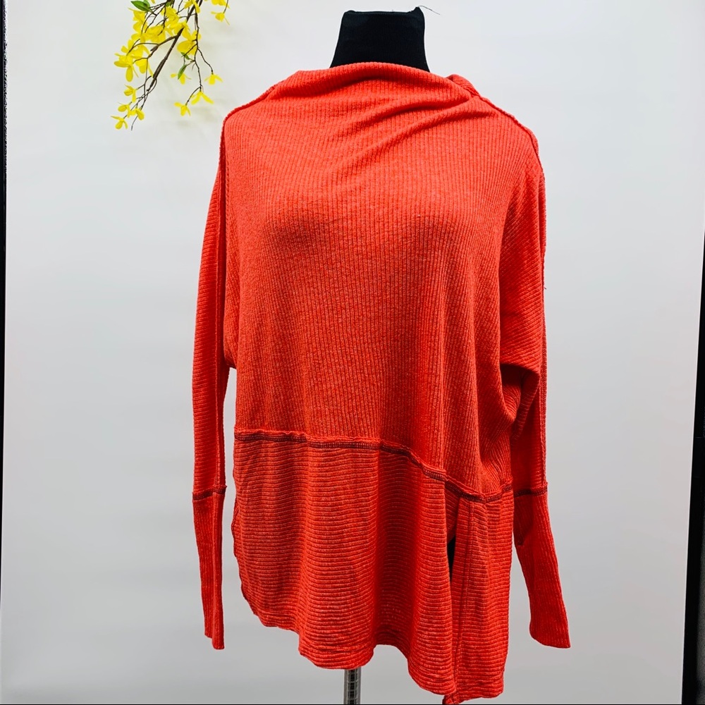 We the Free women’s orange Oversize Asymmetric top sz XS